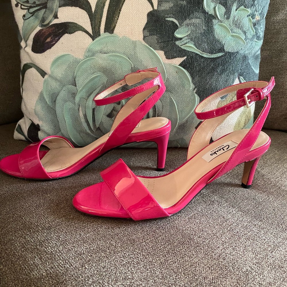 CLARKS HOT PINK HEELS COMFORTABLE & SEXY!